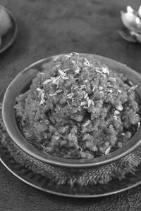 Moong Badam Ka Halwa