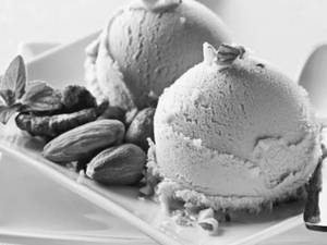 Choco Almond Ice Cream (125gms)