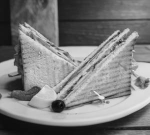 Veg club deluxe sandwich
