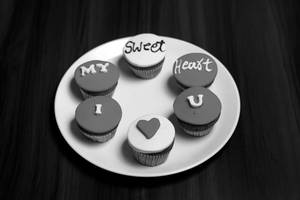 Sweet Heart Cupcakes - 6 Pieces