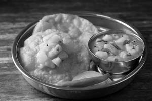 Poori With Aloo Rassa
