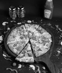 Chicken Onion Cheese Pizza