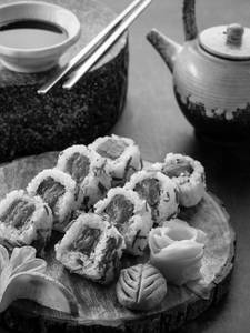 Tuna Dynamite Roll