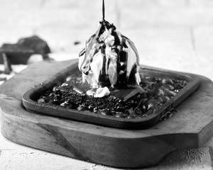 Sizzling Choco Chip Brownie