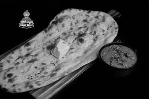 Butter Naan With Paneer Butter Masala