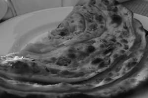 Hari Marchi Paratha