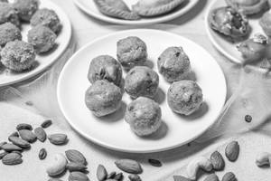 Specail Besan Laddu