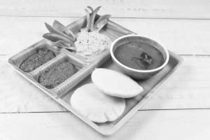 Thatte idli [2 pieces]