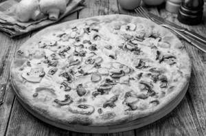 Mushroom Filling Pizza