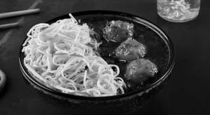 Veg Noodles  With Manchurian Gravy