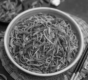 Chilli Garlic Noodles [500 ml]