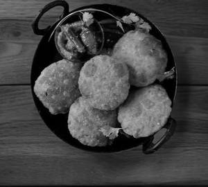 Aloo Kachori [4 Pcs]
