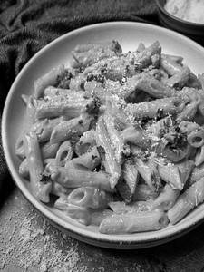 Veg Pink Sauce Macrona With Cheese & Vegetables