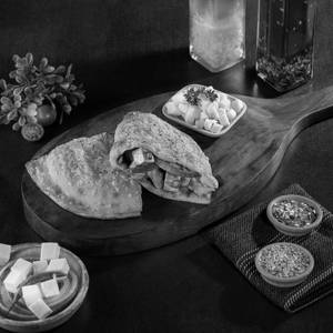 Calzone BBQ Paneer