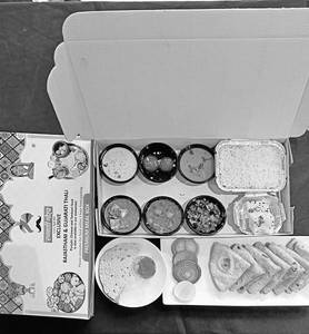 Deluxe Meal Box ( Serves 1)
