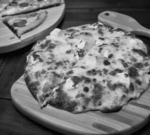 Mix veg paneer pizza