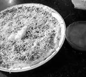 Onion tomato cheese uttapam