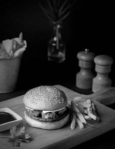 Paneer Taka Tak Burger (100 Gm)