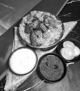 Veg Biryani 600Gm   serves 1-2