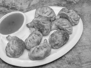 Paneer Fried Momos {qnty 8pes}