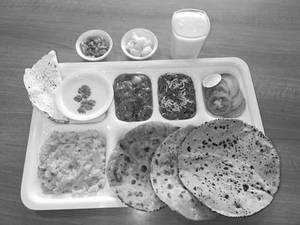 Kathiyawadi Thali -(roti) (non Jain)
