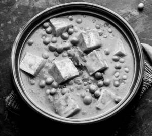 Motor Paneer