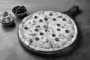 Mushroom Delight Pizza 