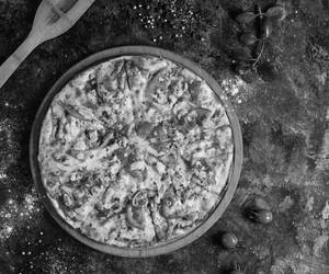 Butter Chicken Pizza
