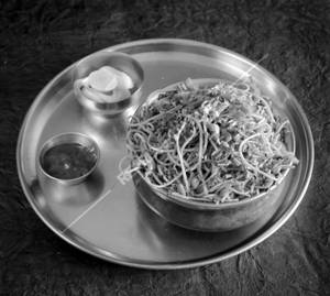 Veg Sechezwan Noodles