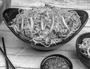 Chicken Burnt Garlic Noodles 650Ml