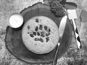 Vanilla Chip Cake (Eggless)