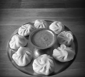 Pork Steam Momo With Soup