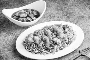 Mix Hakka Noodles With Chilli Chicken(3pcs) Boneless