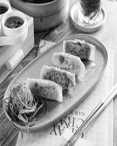 Veg Shanghai Dumpling (4 Pieces)