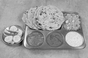 Special Butter Roti Thali with Pulao