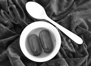 Garam Gulab Jamun Long ( 2 Pcs )
