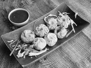 Momos Steamed [8 Piece]