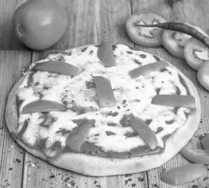 Cheese & Tomato Pizza