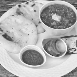 Paneer Makhni Gravy & Kulche