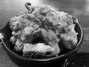 Crispy fried chicken thighs