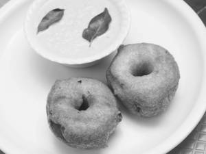 Medhu vadai [2 pieces]