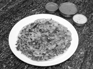 Butter Onion Uttapam