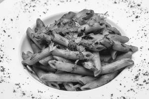 Veg Arrabiata Penne Sauce (red Sauce) With Garlic Bread