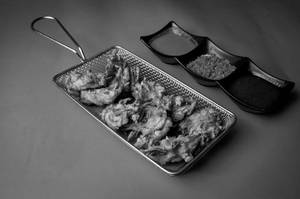 Kanda Bhaji Plate