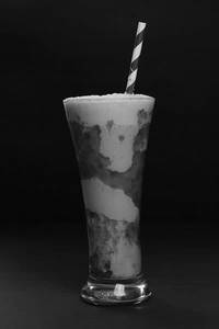 Strawberry Milk Shakes [350 Ml]