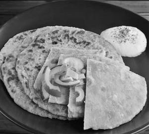 Onion Paratha (2pis)
