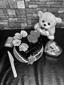 Heart Shape Chocolate Chip Cake Combo