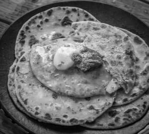 1 Aloo Pyaz Mixed Paratha+pickle+butter