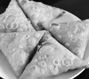 Crispy Chicken Samosa