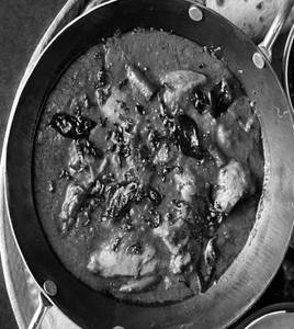 Varutharacha Chicken Curry [p]